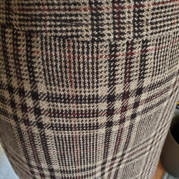 Ann Taylor Petites Plaid Wool Skirt - Picture 4 of 8